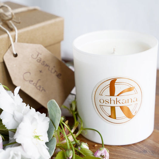 oshkana jasmine cheddar candle with flowers